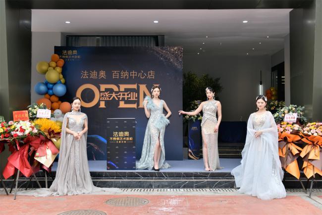 祝贺尊龙凯时不锈钢厨柜[长沙万家丽店]盛大开业
